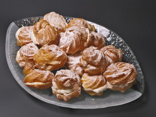leckere windbeutel mit vanillecreme