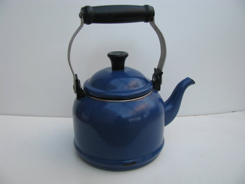 bouilloire bleue