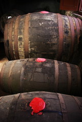 botti per vinsanto con chiusura in ceralacca