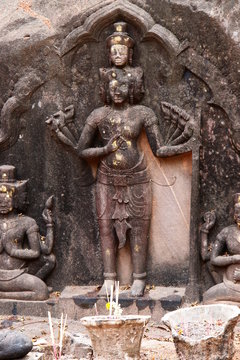 bas relief khmer, wat phu, laos