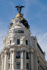 Naklejka premium Metropolis building on 'Calle de Alcala' street, Madrid