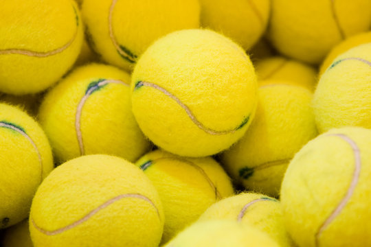  tennis balls