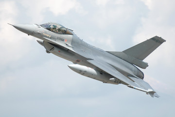 F-16 Fighting Falcon