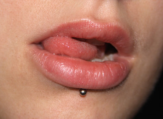 Obraz premium Piercing labret