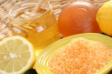 honey and lemon bath
