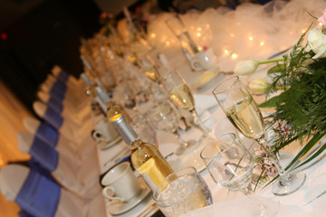 Fototapeta na wymiar white table setting wedding