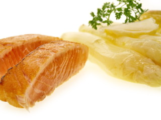 königslachs und königliches gemüse spargel