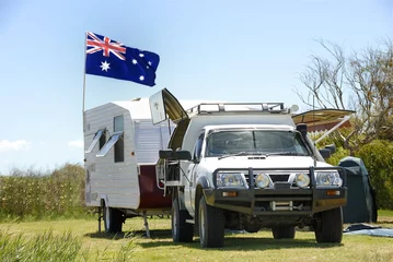 Photo sur Aluminium Australie Camping en Australie avec drapeau australien