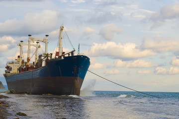 Sea vessel aground © Denis Klimov
