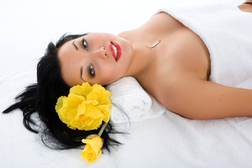 Obraz na płótnie Canvas Attractive woman getting spa treatment