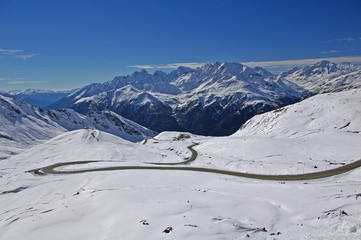 Fototapeta na wymiar Grossglockner High Alpine Road-zimowa
