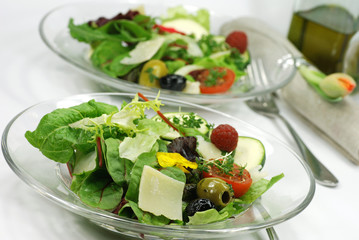 Gemischter Salat mit Oliven