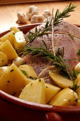 leg of lamb with potatoes