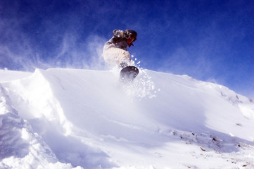 Freestyle Snowboarding Off-Piste