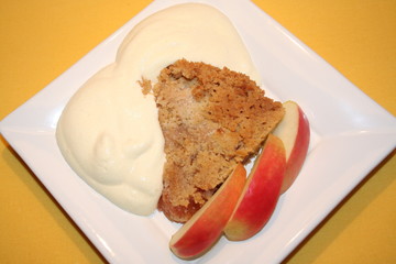 Apple pie with vanilla sauce