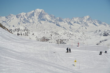 Fototapeta na wymiar Ski pod Mont Blanc