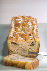cake au saumon et aux légumes