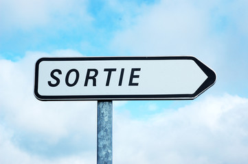 Sortie à droite centrée