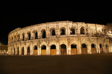 Fototapeta premium arènes de nîmes by night
