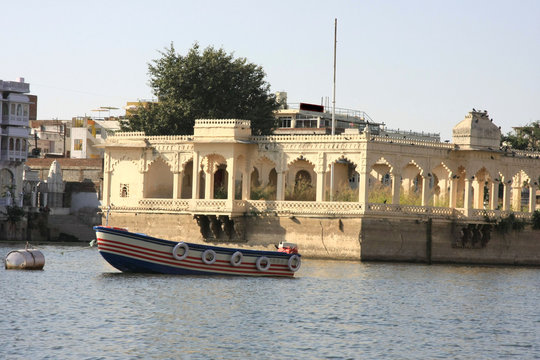udaipur,le lake palace
