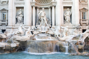 Fototapeta na wymiar Fontanna di Trevi w Rzymie, Włochy.