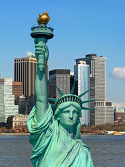 Fototapeta premium The Statue of Liberty and Manhattan Skyline