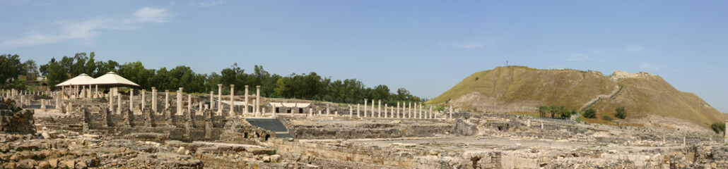 Fototapeta na wymiar Panoramiczny widok na starożytne miasto Scythopolis w Beit-Shean, Izrael