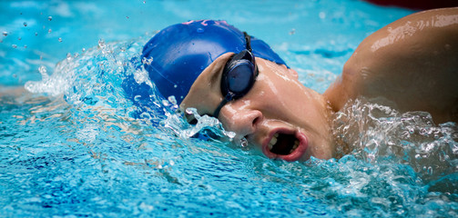 nager natation jeux olympiques visage athlète bonnet respirer - obrazy, fototapety, plakaty