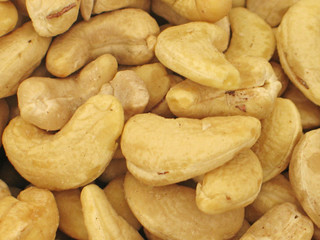 Raw cashews