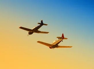 Keuken foto achterwand Oud vliegtuig Military planes passing overhead