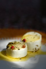 gastronomie - fromage de chèvre et son huile d'olive