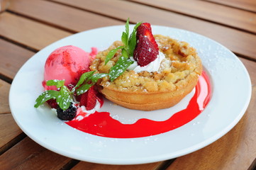 Freshly baked apple crumble pie