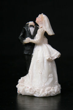 miniature statuette of brainless bridgegroom