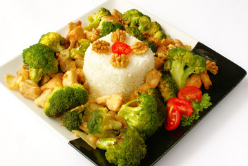 Chicken with broccoli and walnuts