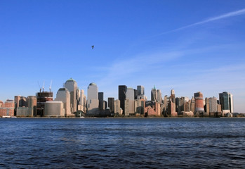 Naklejka premium Manhattan skyline across Hudson River
