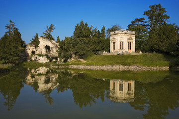 Fototapeta na wymiar ogród kraju w Trianon, Chateau de Versailles Park,