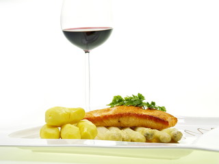widerstandskraft von fisch, spargel, rotwein