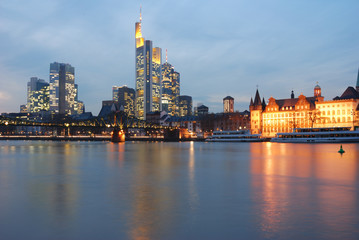 skyline frankfurt twilight