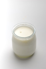 Fototapeta na wymiar biały jogurt