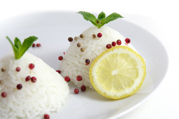 Riz blanc et baies rouges