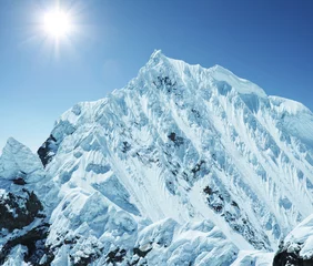 Photo sur Plexiglas Alpamayo Snowcovered peak