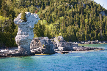 tobermory view from boat to rocks close