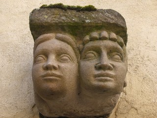 Deux visages