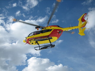 H&eacute;licopt&egrave;re s&eacute;curit&eacute; civile 6