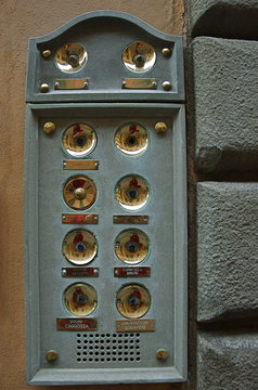 Boutons de sonnette d'un immeuble