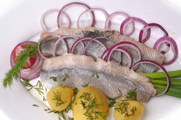 Matjes mit Zwiebel und Kartoffeln