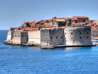 Dubrovnik Walls toward the Sea hdr