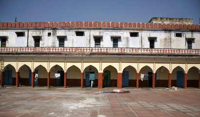courtyard of mosque in chandni chowk, delhi, india