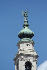 Fototapeta na wymiar dzwonnica katedry w Belluno