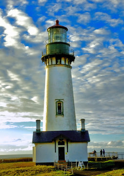 Oregon lighthouse Yaquina bay